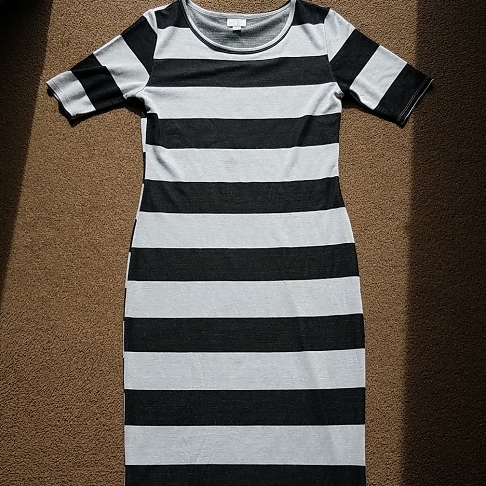Lularoe Black/white Julia